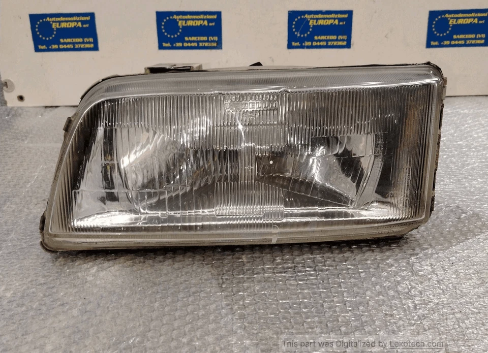 35690748 Projektor Links LEXUS LS 400 LS 400i V8 32V cat Ber. 4p/b/3969cc - Bild 1 von 4