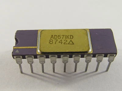 AD571KD Analog Devices 10 Bit A/D Converter DIC18 gebraucht, im gutem Zustand - Image 1 of 2
