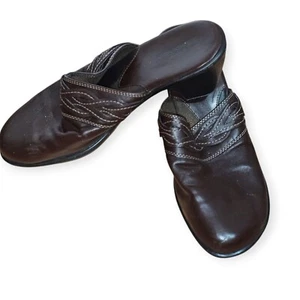 Mujer Marrón Tobogán Blanco Montaña Talla 8.5 Material Hecho por el Hombre Borde de Puntada - Imagen 1 de 7