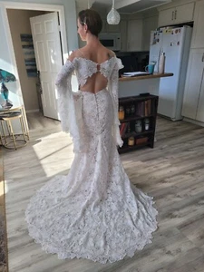 LACE MERMAID WEDDING DRESS WITH BELL SLEEVES DEEP PLUNGING NECKLINE SIZE 4, 6, 8 - Picture 1 of 11