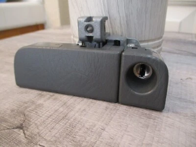 Guantera Honda Pilot 2003-2008 pestillo gris oscuro tipo A código de color OEM sin llave Foto 1 de 4