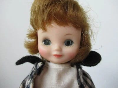 MUÑECA DE COLECCIÓN PERSONAJE AMERICANO BETSY MCCALL 1ER AÑO 8 PULGADAS CON B-42 CIUDAD Y CAMPO Foto 1 de 4