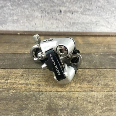 Vintage Shimano 105 RD-1050 Rear Derailleur 6/7 Speed Road Made in Japan Silver - Image 1 of 4