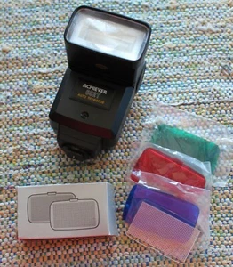 Achiever 632T Auto Thyristor Camera Flash & 3 Colored Filters & wide-angle diffu - Picture 1 of 4