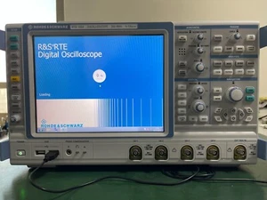Rohde & Schwarz RTE 1034 oscilloscopio, 4 canali, larghezza di banda 350 MHz, 5 GSa/s - Foto 1 di 22