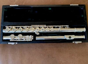 PEARL FLUTE PF-505 Wind Instrument with Case - Picture 1 of 6