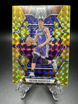 2022-23 Panini Mosaic - Yellow Reactive Prizm #54 Kevin Huerter Kings - Image 1 of 2
