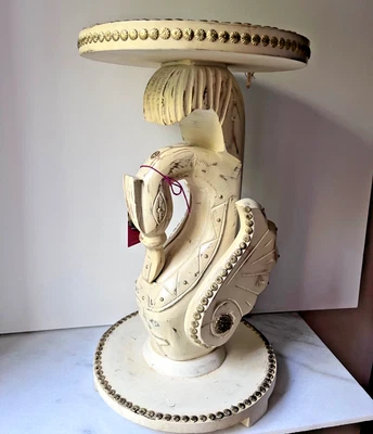 "Mesa en forma de cisne tallada a mano de madera con mesa de acento de latón 20,5""" Foto 1 de 4