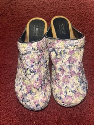 Zuecos de tela floral Sanita vintage preciosos talla 39 en muy buen estado Foto 1 de 4