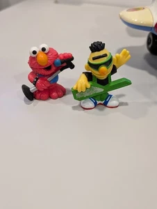2010 Hasbro Sesame Street Elmo Lead Singer   With Microphone Bert Keytar 2.5 - Picture 1 of 6
