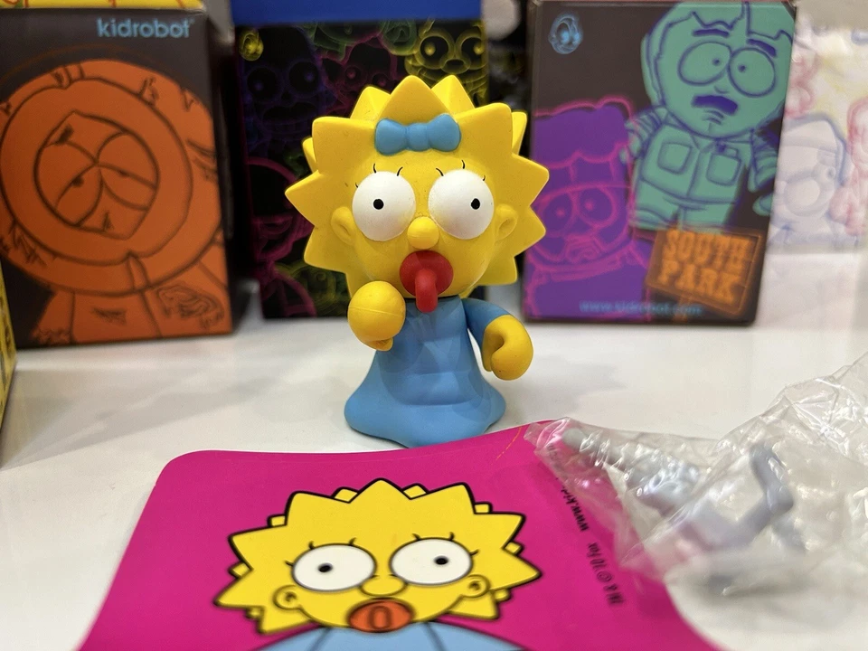 Kidrobot THE SIMPSONS FIGURES 3" VINYL ART FIGURE Maggie Simpson - Immagine 1 di 1