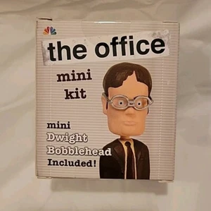 Mega Mini Kit The Office Mini Kit w/Mini Dwight Bobblehead - Running Press 2011 - Picture 1 of 6