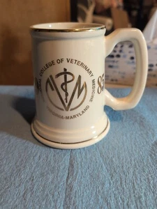 Souvenir Mini Tasse 1985 Virginia Maryland Regional College of Veterinary Medicine - Bild 1 von 5