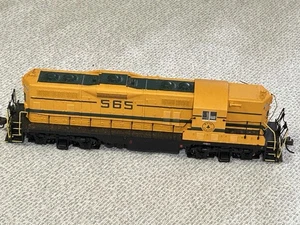 Atlas HO Maine Central Diesel Locomotive #565 - Picture 1 of 17