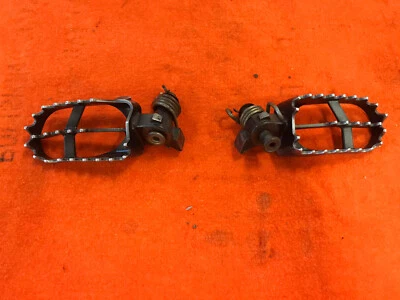 99 Yamaha WR400F Footpegs Foot Pegs With Pins Yz400f Yz125 Yz250 Yz426 Foto 1 de 2