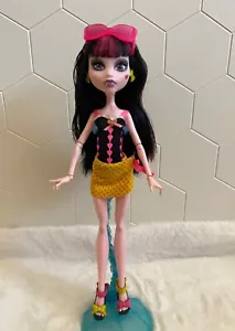 Monster High - Muñeca Draculaura Gloom Beach. - Imagen 1 de 6