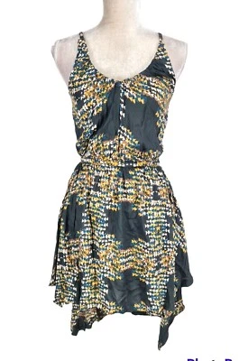 Mini vestido feminino LAMB & Flag verde oliva geométrico altura bainha baixa ajuste e alargamento M  - Imagem 1 de 4