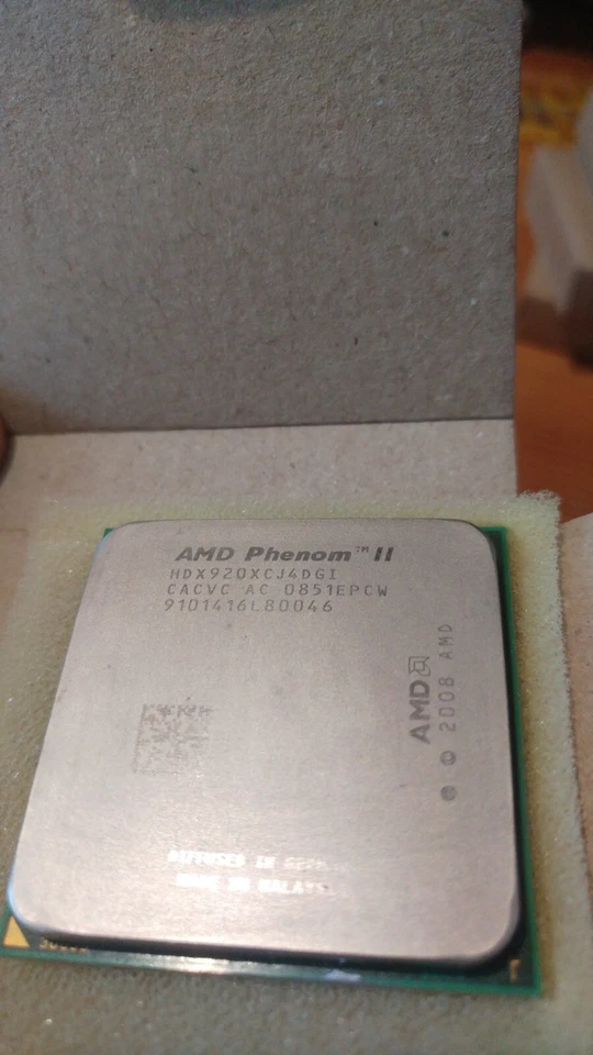 AMD Phenom II X4 920 , 2.8 Ghz Socket AM2 AM2+ - Immagine 1 di 1