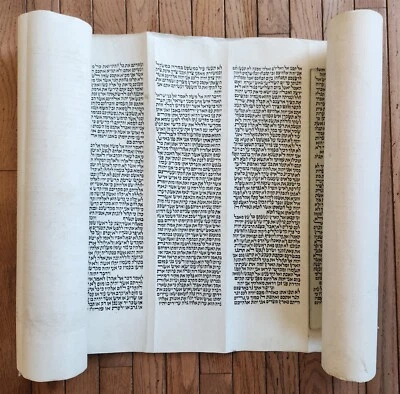 TORAH SCROLL FRAGMENT MANUSCRIPT on VELLUM antique BIBLE LEVITICUS 16:12 - 23:40 - Image 1 of 4