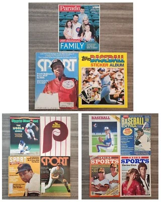 Lot Of 11 Baseball Program Magazine Hank Aaron Steve Garvey - Image 1 of 4