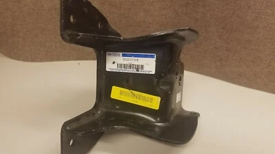 Soporte de resorte de hoja trasera Ford OEM 2008-16 F-350 Super Duty DC3Z5775B f250 f450  Foto 1 de 4