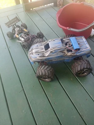TRAXXAS TMAXX Nitro RC Truck 4x4 (Used) ALSO REDRACING SHOCKWAVE Nitro BUGGY - Image 1 of 4