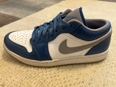 Zapatos de baloncesto Nike Air Jordan 1 bajos para hombre 8,5 azul verdadero gris cemento vaqueros  Foto 1 de 4