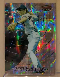 1997 Bowman's Best ATOMIC REFRACTOR #8 Ryne Sandberg Cubs HOF RARE PARALLEL - Picture 1 of 2