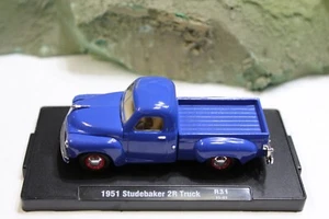 M2 1951 Studebaker 2R Truck Blue R-31 with Display Toy Car Lot - Picture 1 of 5