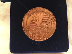 Politics -REPUBLICAN MAJORITY Medal Coin + Original Velvet Case ~1997 bronze - Picture 1 of 5
