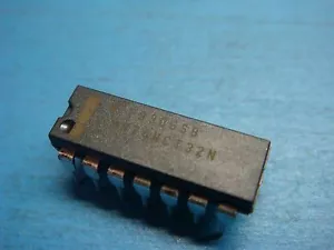 (5) Fairchild MM74HCT32N QUAD 4-KANAL 2-EINGANG ODER TOR 74HCT32 14-PIN DIP - Bild 1 von 3