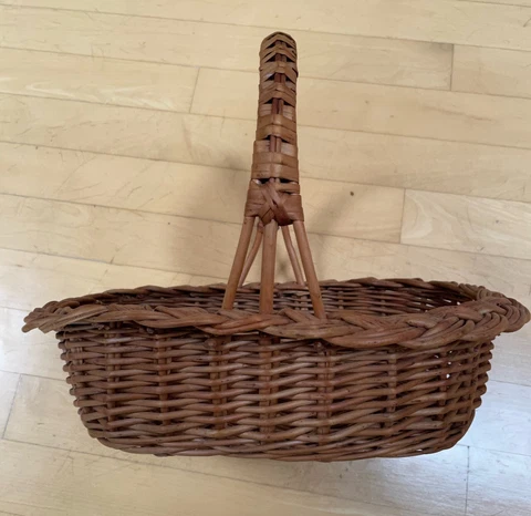 Rattan Wicker Oval Basket With Handle Bread Vegetable - Fruit Vintage Easter Cover