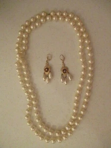 VINTAGE PEARL ROPE NECKLACE WITH PEARL GOLDTONE PIERCED EARRINGS - Picture 1 of 2