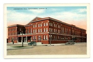 Convention Hall, Hutchison, Kansas Color Postcard - Imagen 1 de 2