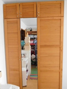 Schrank PAX 236 hoch 140 breit, 58 tief weiß mit Lamellentüren und Spiegeltür - Bild 1 von 2