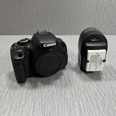 Cámara digital Canon EOS Rebel T3I 18 MP SLR - SOLO CUERPO con cargador + 2 probados por murciélagos Foto 1 de 4