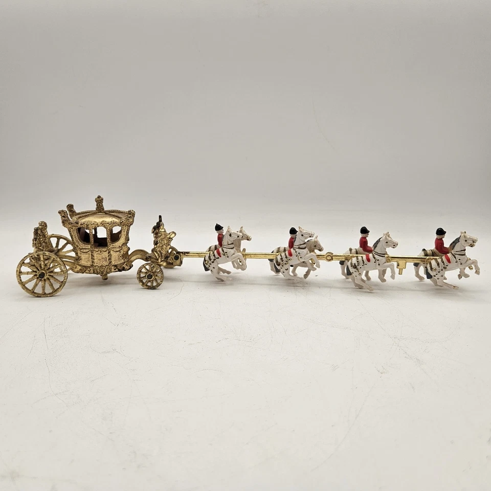 Crescent England Horse Carriage Queen Elizabeth II Coronation 1953 DieCast Model - Image 1 of 4