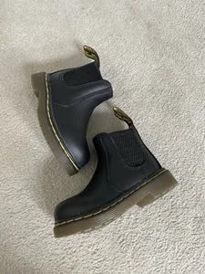 Nuevo Doc Marten Dr Niño Bebé Infante Negro Cuero Botas Zapatos Talla 4 EU 20 - Imagen 1 de 9