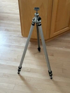 LINHOF MUENCHEN Tripod 29" - 67.5", rubber/screw in spikes, 3lbs.12 oz., Germany - Picture 1 of 7
