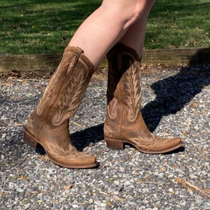 Lane Women's Lexington Snip Toe Boots in Burnt Caramel LB0488G - Picture 1 of 27