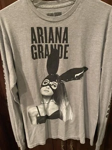Ariana Grande Dangerous Woman Tour Long Sleeve Gray Concert Shirt Size Medium - Picture 1 of 4