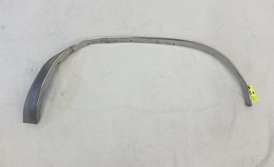 Dodge Dart GT 1966 moldura de apertura de rueda trasera izquierda DS 66 convertible HT Foto 1 de 4