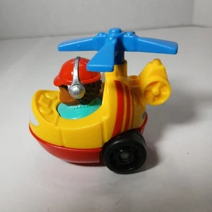Fisher Price Little People Mattel 2012 Wheelies Helicopter 2.5" Yellow Red Blue - Foto 1 di 5