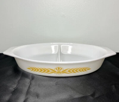 Vtg Pyrex Royal Wheat Divided Casserole Baking Dish Yellow Pattern 1 1/2 Qt USA - Image 1 of 4