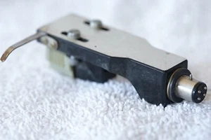VINTAGE SME FIT TURNTABLE HEADSHELL WITH UNKNOWN STEREO CARTRIDGE + FINGER LIFT - Picture 1 of 4