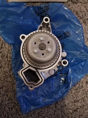 GENUINE SAAB 9-3 2.0 PETROL B207 WATER COOLANT PUMP NEW 12621284, 12630084 - Image 1 of 4