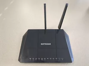 NETGEAR R6900v2 Nighthawk AC1900 WiFi Router, Missing an Antenna - Picture 1 of 3