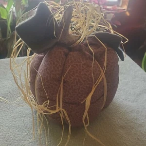 PRETTY FALL/HARVEST/HALLOWEEN WEIGHTED CLOTH STUFFED PUMPKIN DECORATION - Picture 1 of 1
