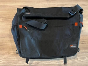 Lowepro Messanger Bag Laptop Computer 17" x 13" Black and Orange - Picture 1 of 11