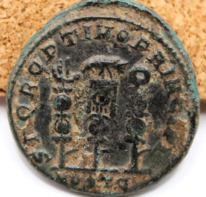 Roman Imperial | Constantine I | AE3 | Ostia | Legionary Signa | SPQR | SCARCE - Picture 1 of 8